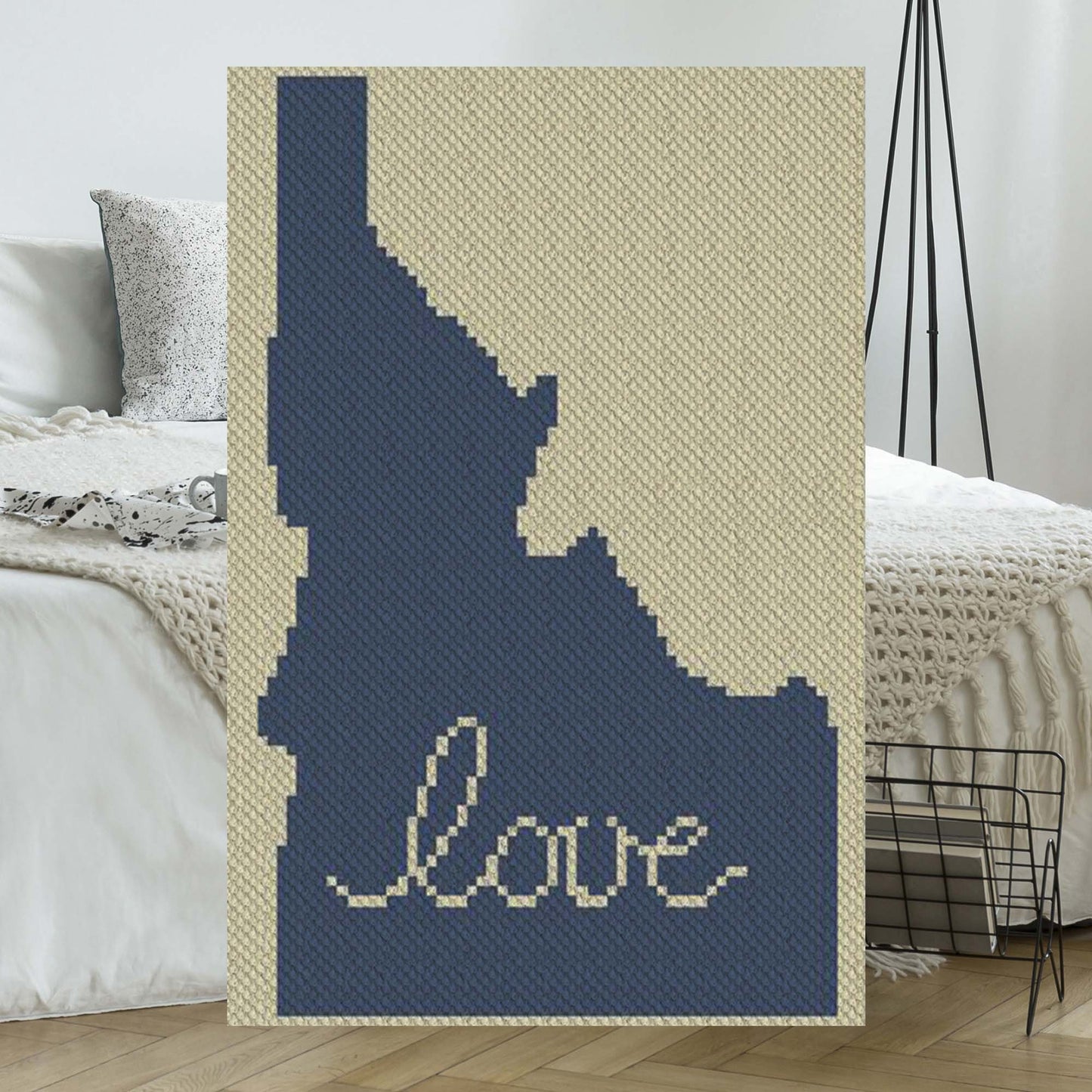 Idaho silhouette filled with a heart in two contrasting yarn blocks