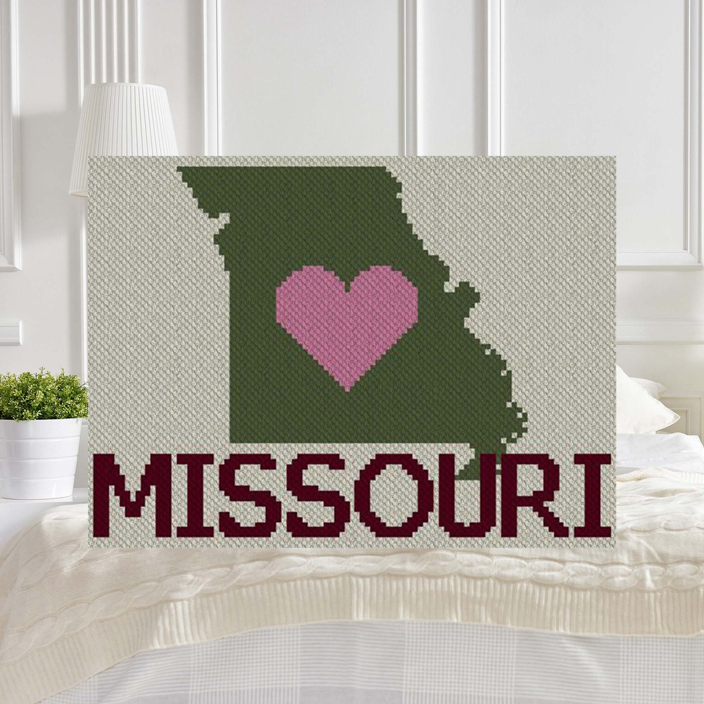 Pixel-art Missouri outline with a heart, plus graph for Graphghan/cross-stitch
